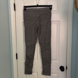 Ravel, Ankle, Stretch Pull on pants. Size M